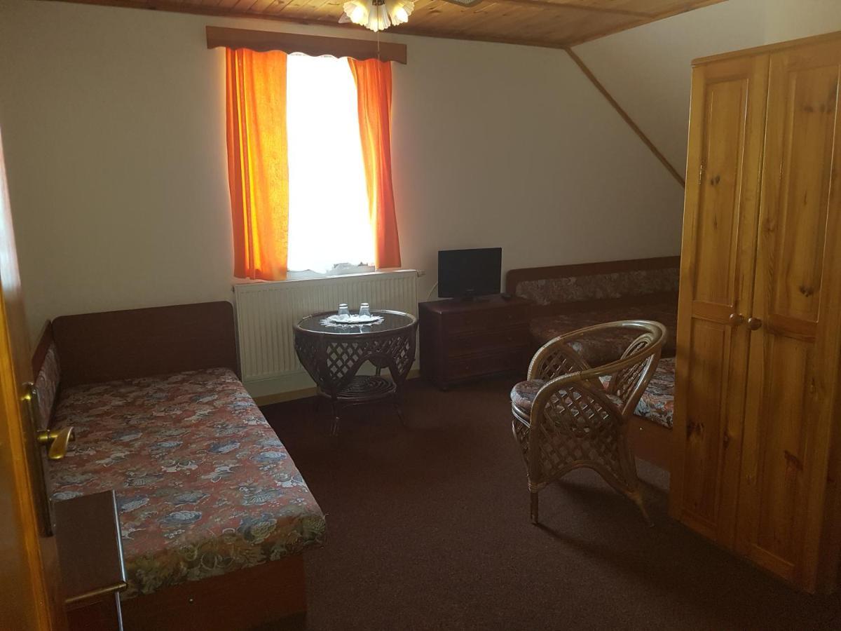 Hostinec Selsky Dvur Zbiroh Екстериор снимка