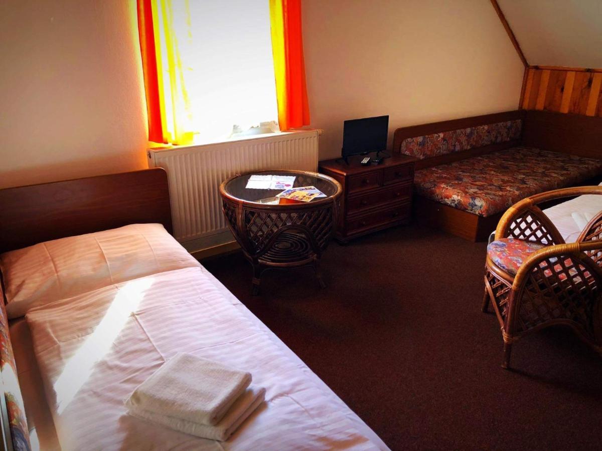 Hostinec Selsky Dvur Zbiroh Екстериор снимка